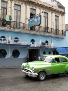 2012 Cuba Puerto bar